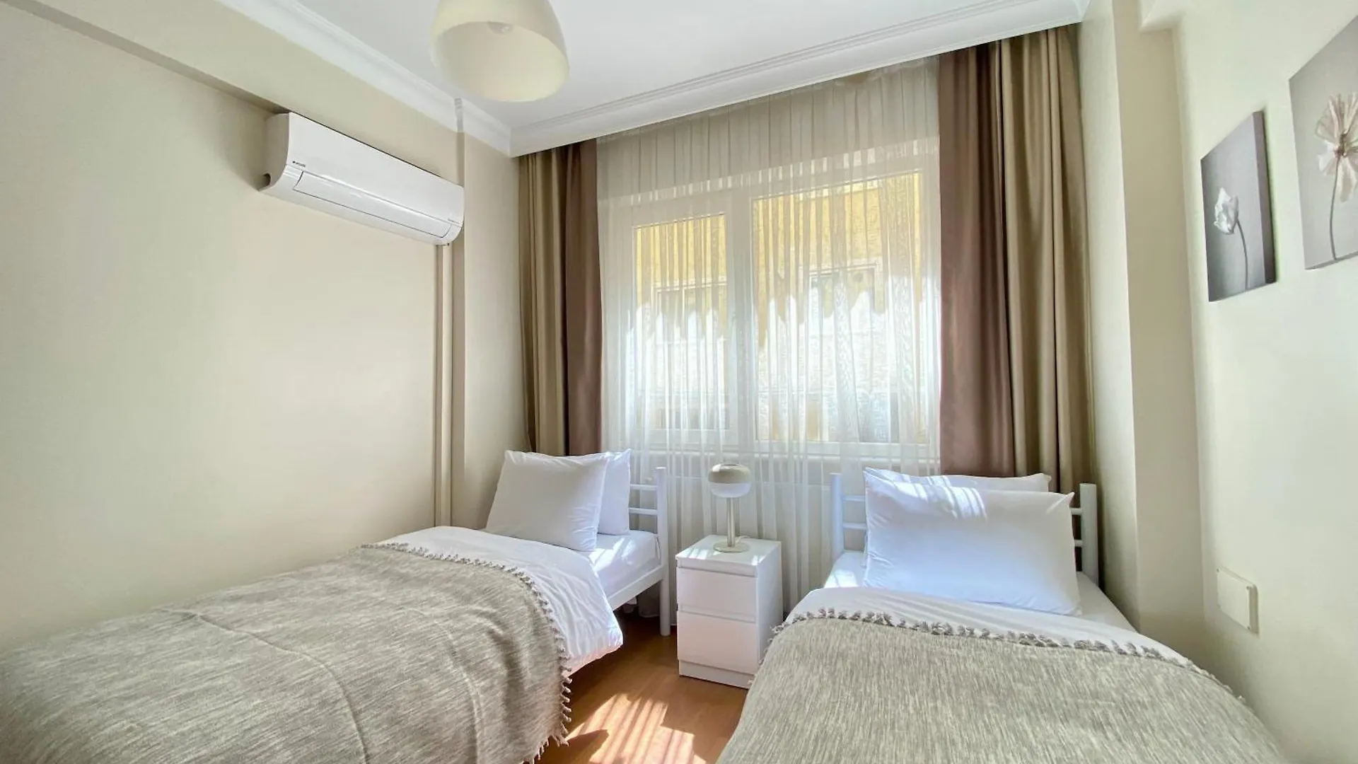Spacious & City Center 3 Bedroom Flat - No2 Stambuł Apartament