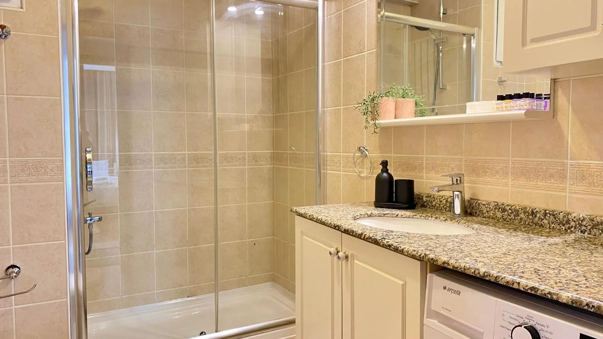 Spacious & City Center 3 Bedroom Flat - No2 Stambuł 0*,